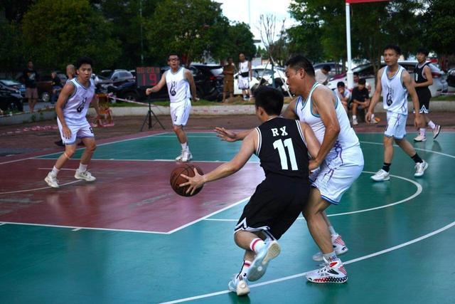 澳门百家乐官方网站-巅峰对决！韶关武江区重阳镇第六届乡村篮球赛圆满闭幕！